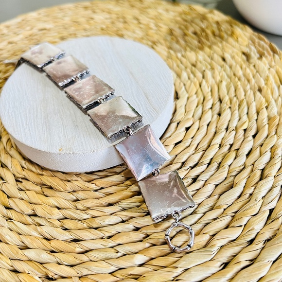 Vintage Abalone Shell Panel Link Bracelet with Silver Tone Toggle Close. - Picture 9 of 15